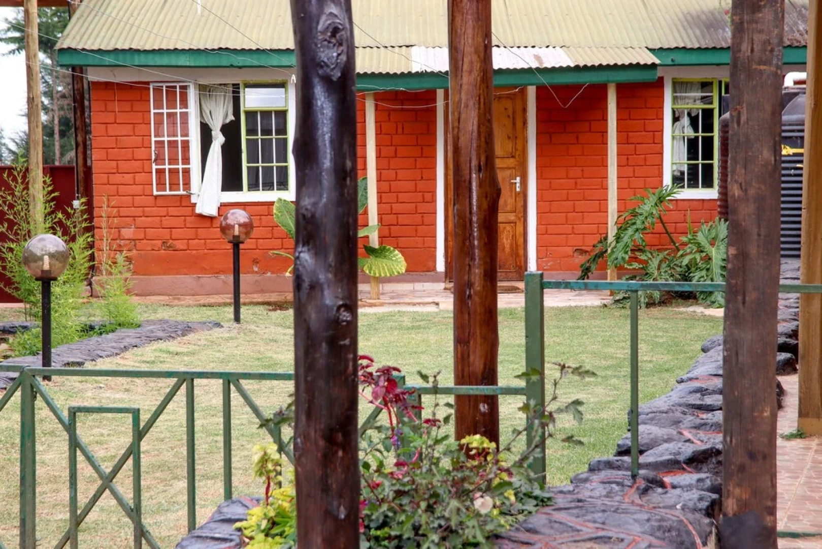Too guesthouse-iten