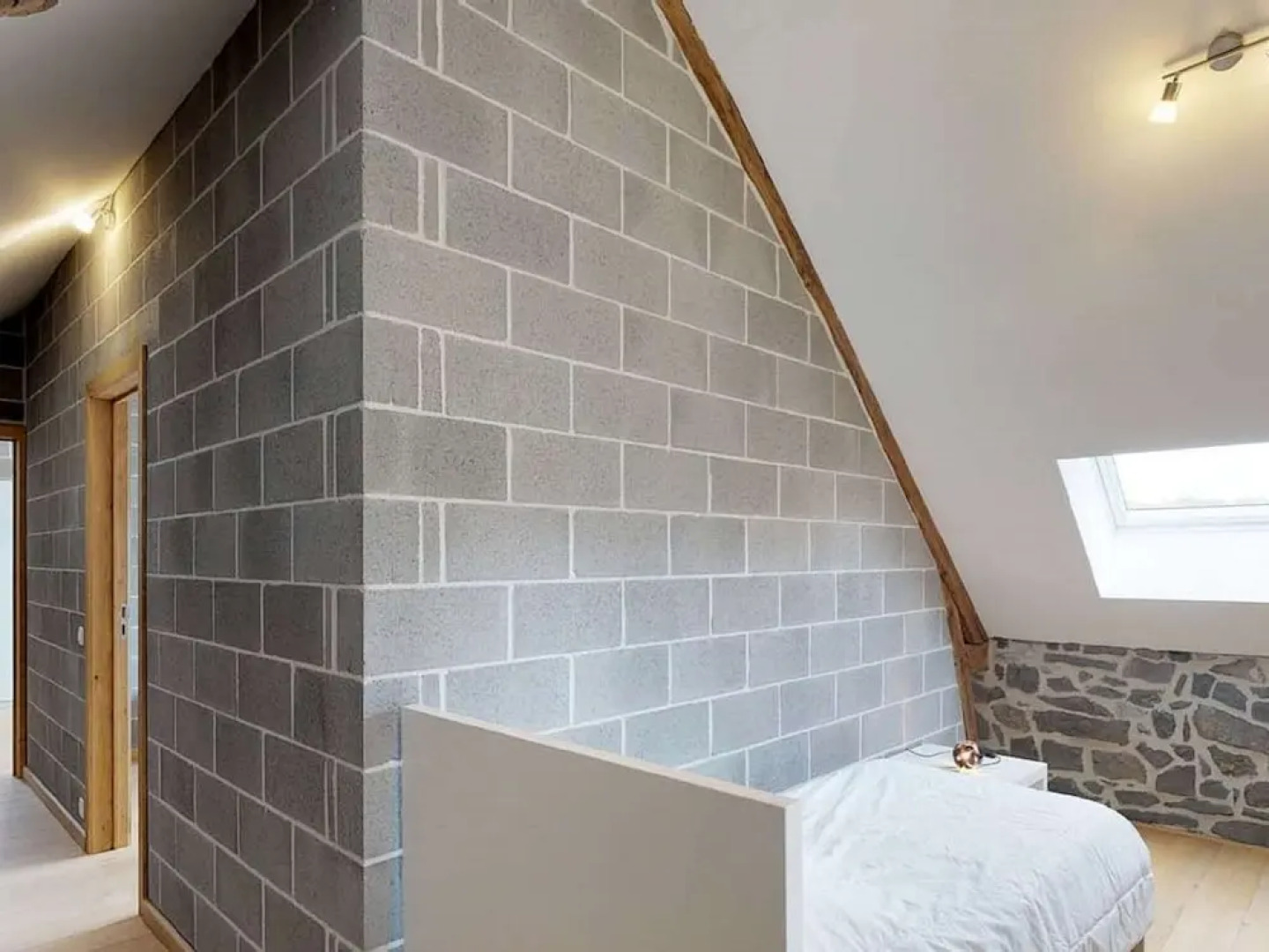 Charming Family Home in Achet