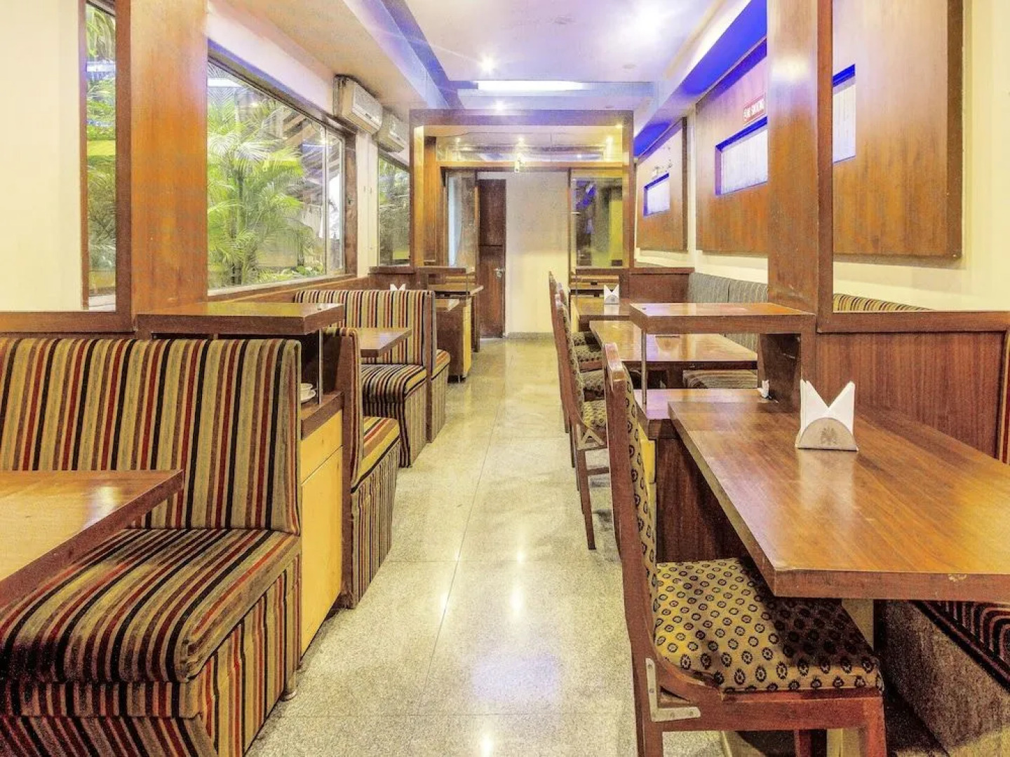 FabHotel Lakme Executive FC Road