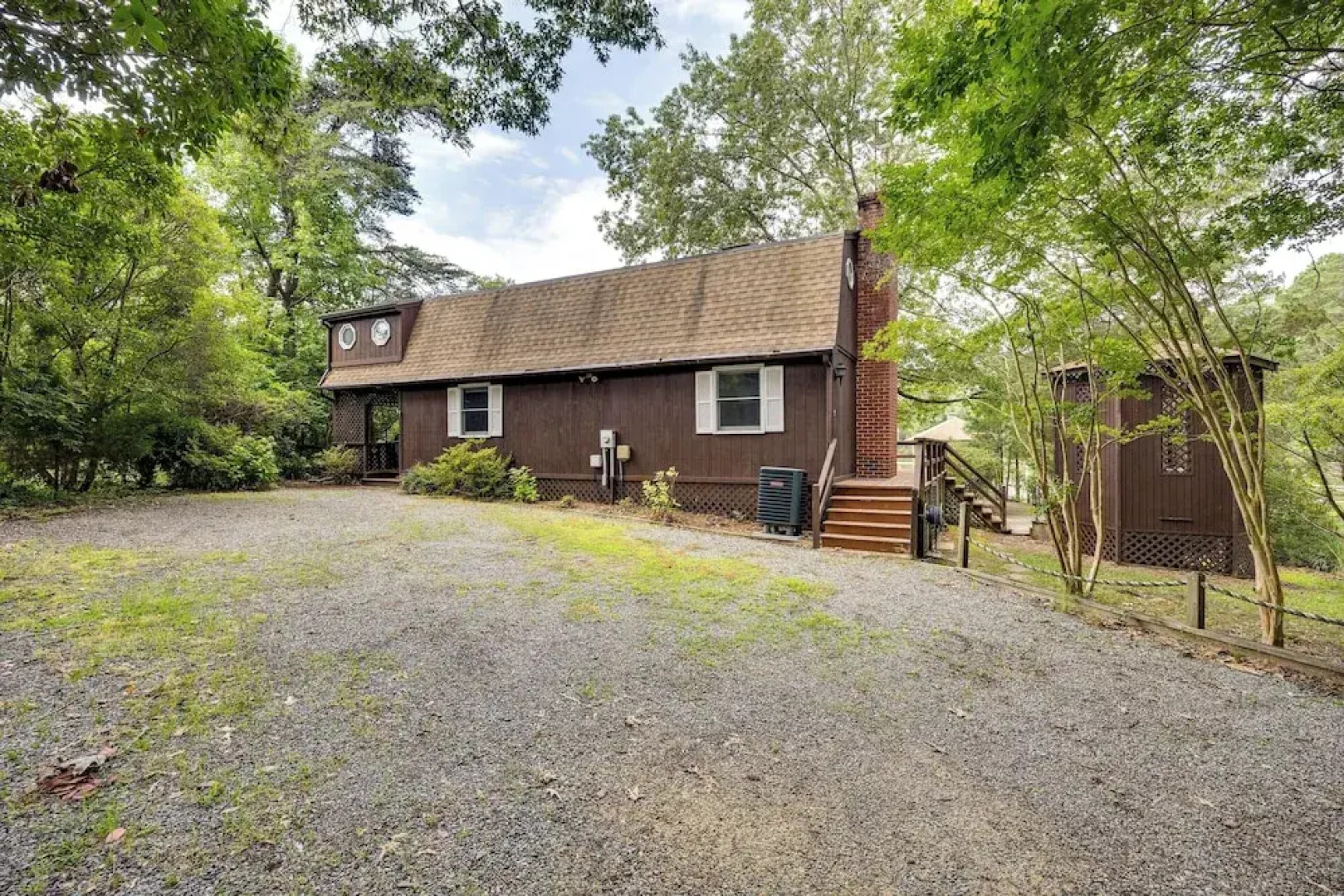 Waterfront Heathsville Cottage w/ Dock & Hot Tub!