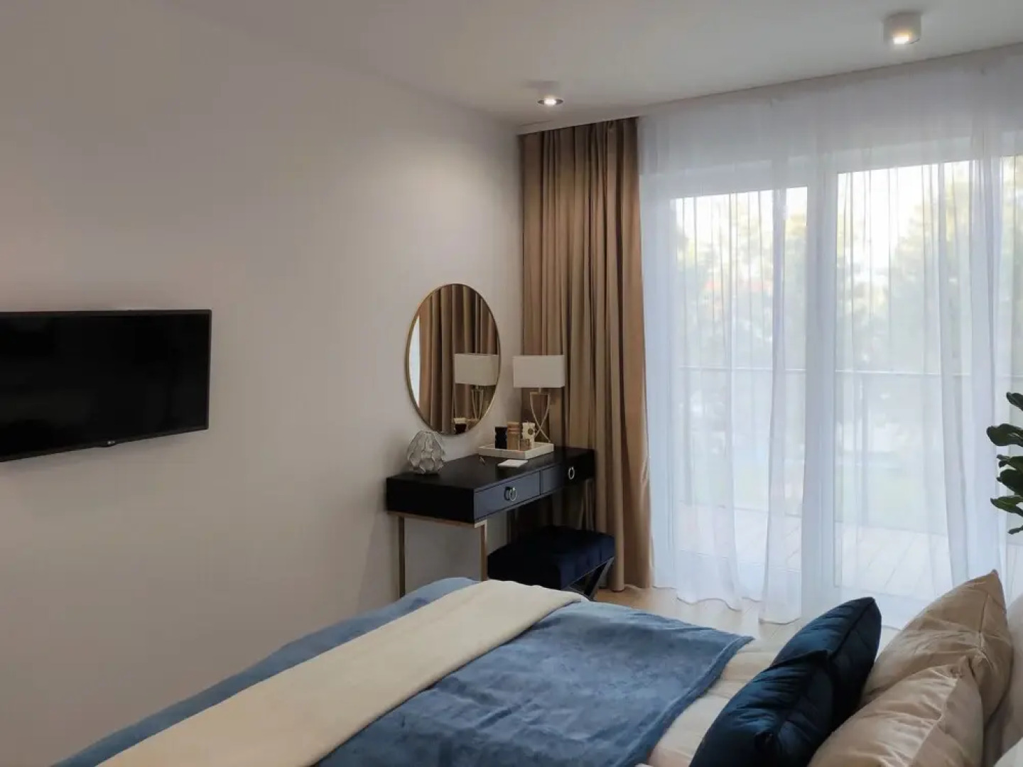 A Comfortable Apartment With a Swimming Pool and Sauna in Dziwnow for 4 People