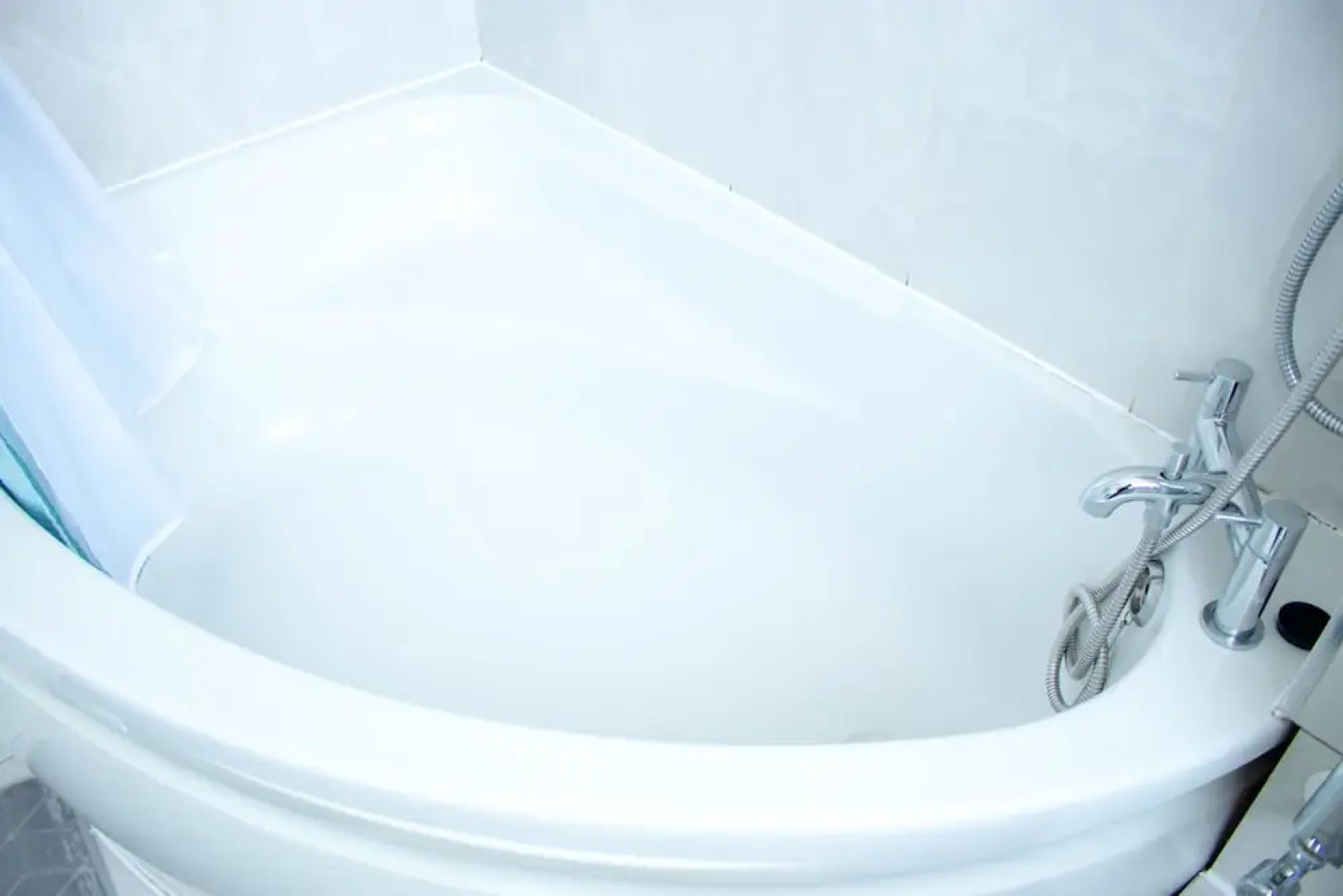 Spacious 5-bed House! Tilbury! Free Parking!