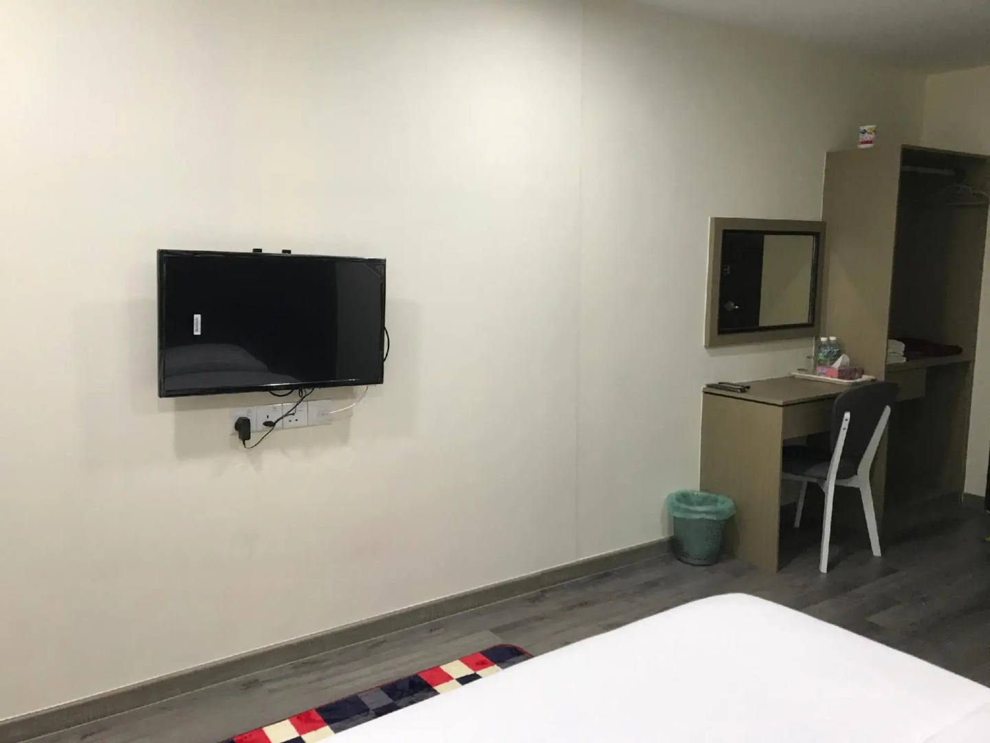 OYO 90506 Z Stay Inn Hotel