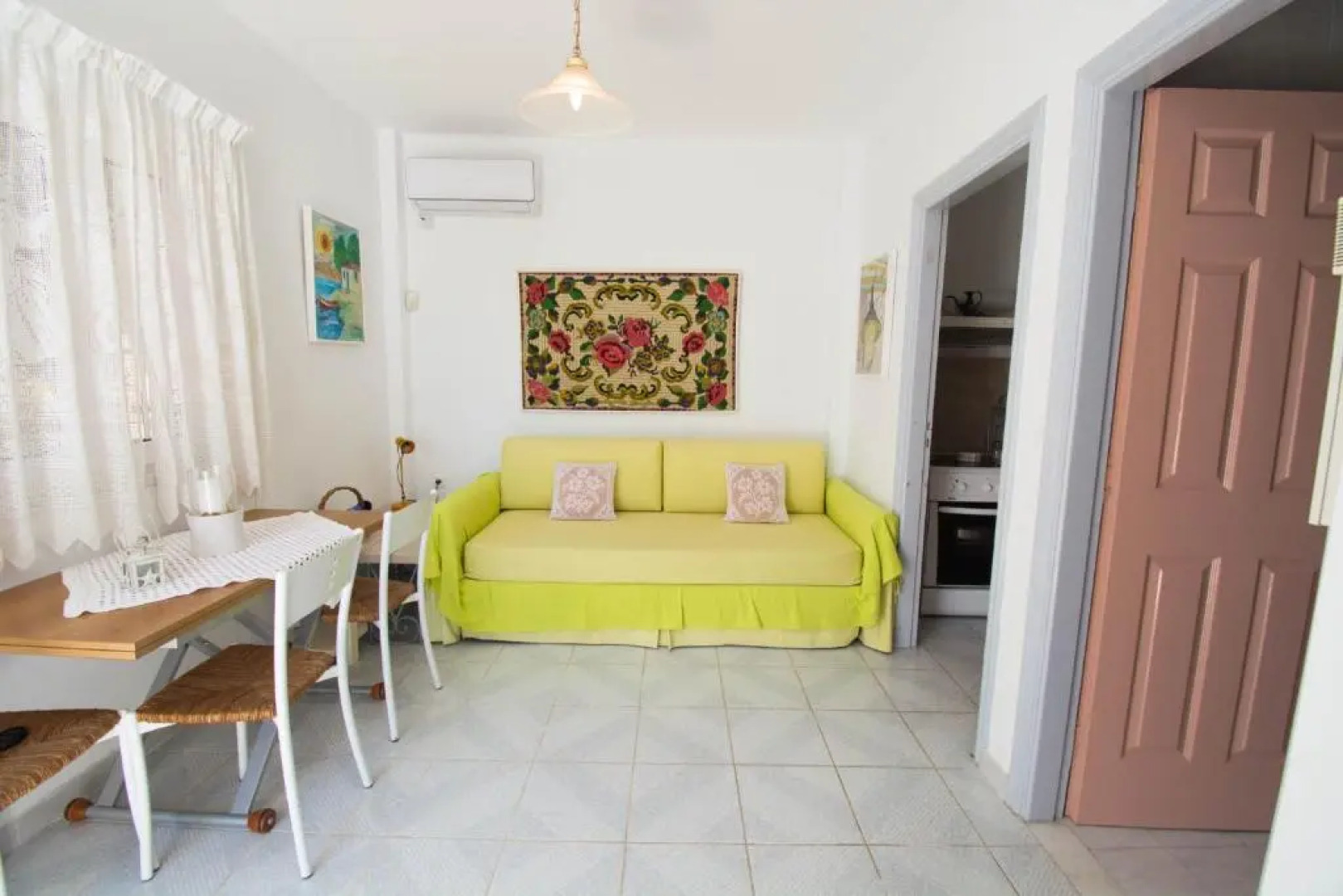 Romantic Seafront Studio - Dream Garden