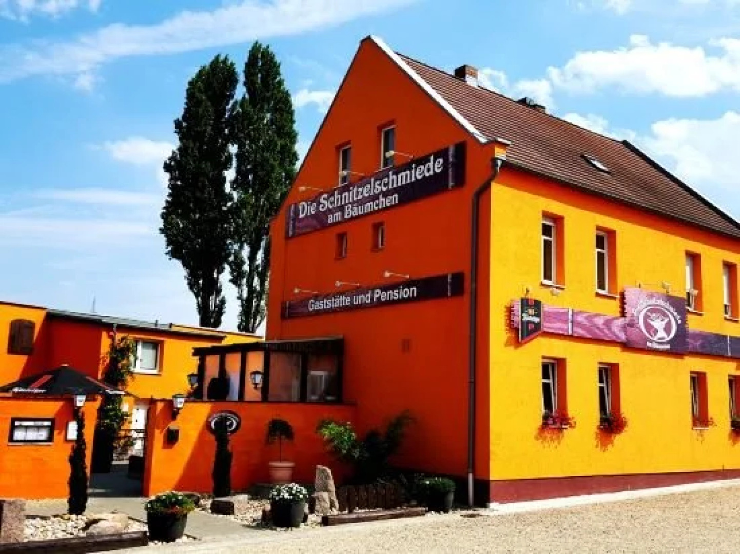 Schnitzelschmiede & Pension Bäumchen