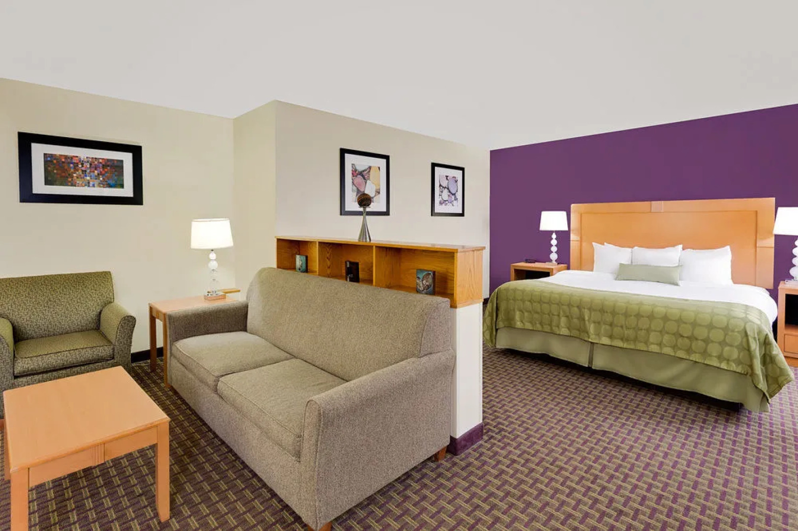 Ramada Marquette
