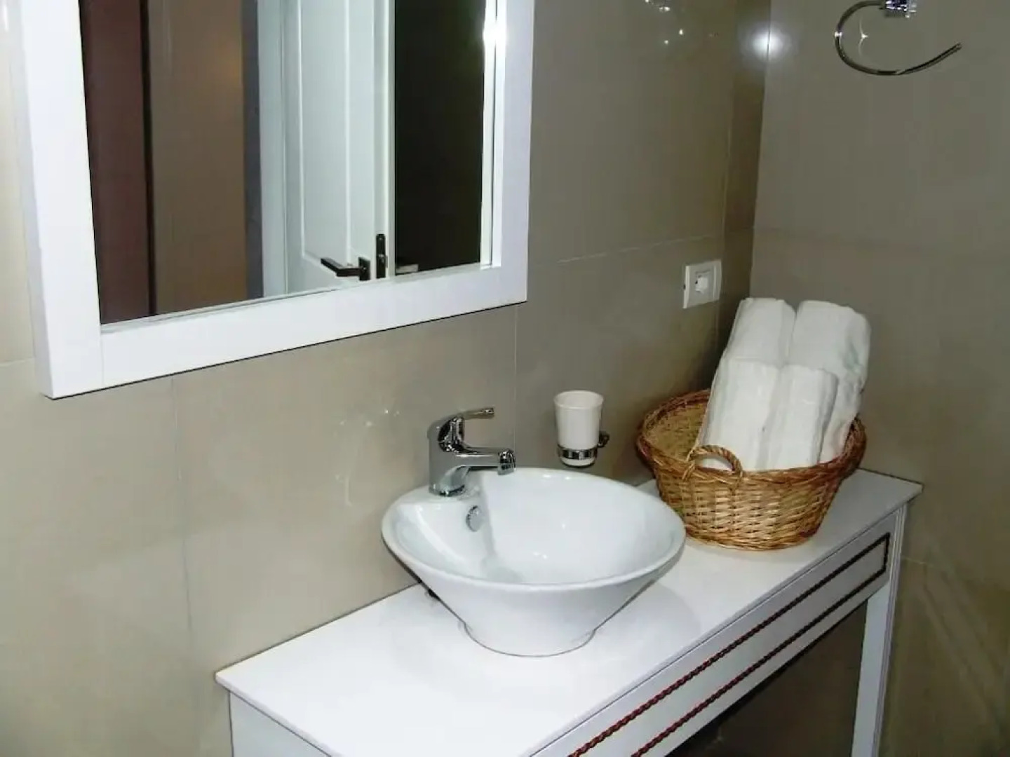 Apartments Flower Residence