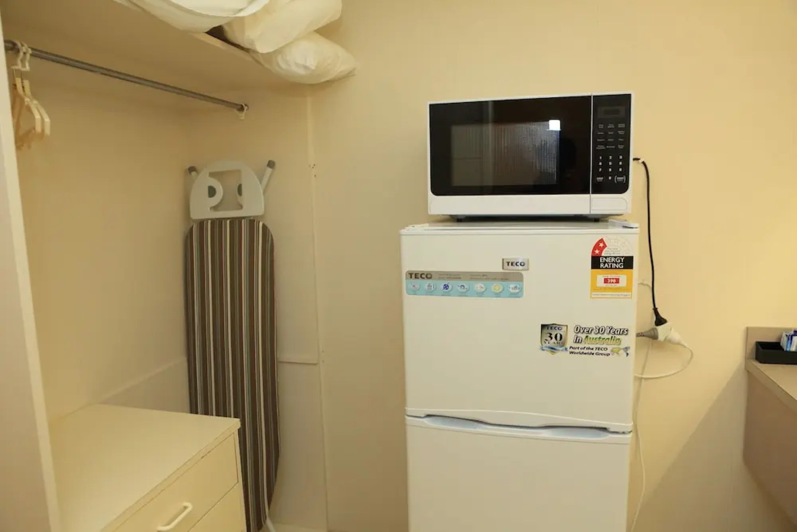 Econo Lodge Absolute Lake Entrance