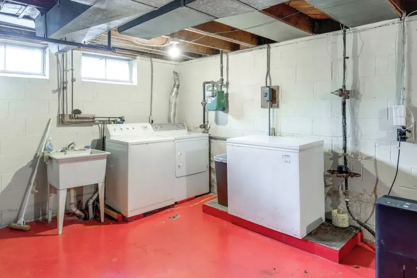 Cleveland Heights Home w/ Sunroom: Park Across St!