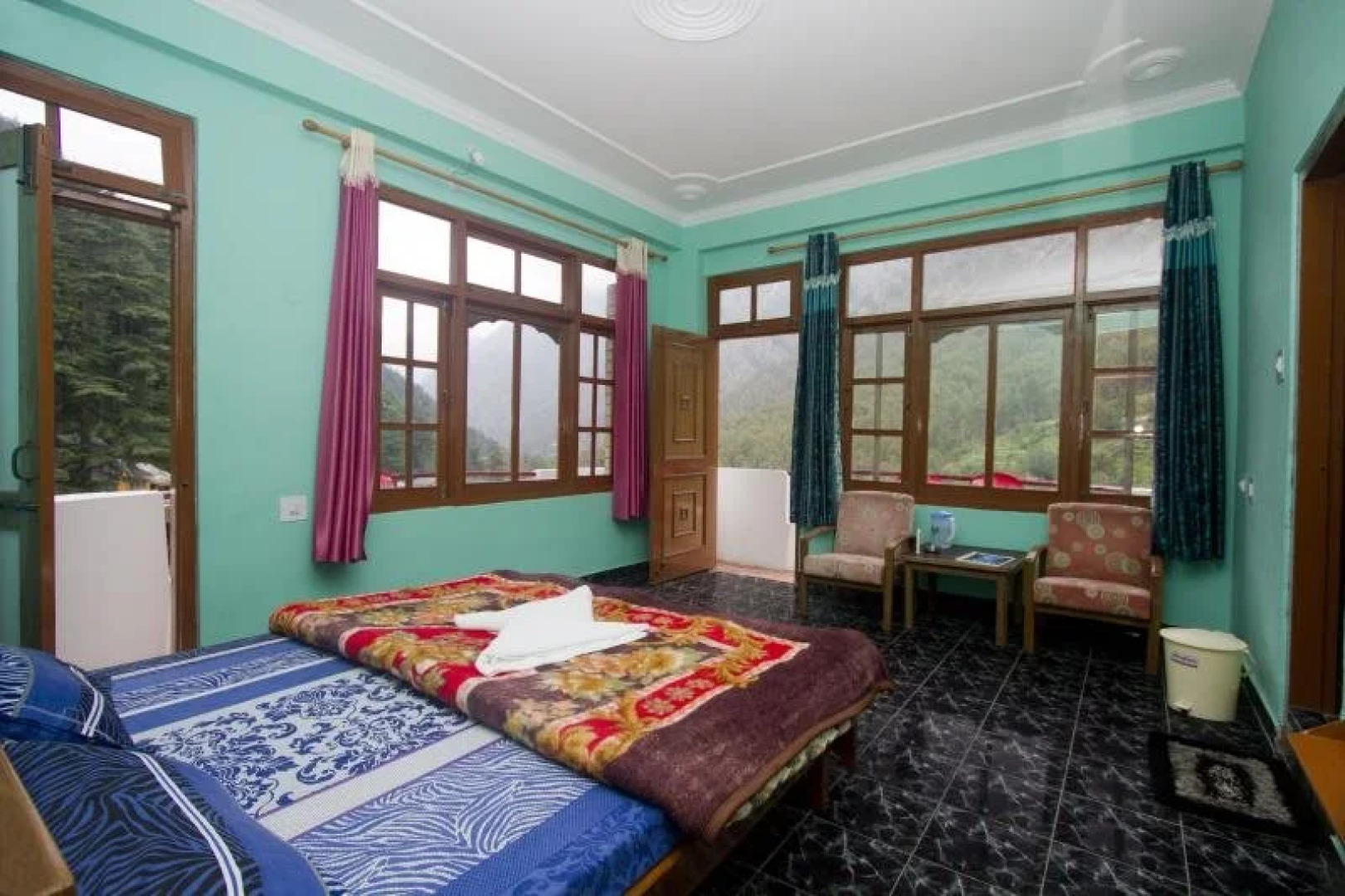 Hotel Blue Diamond Kasol