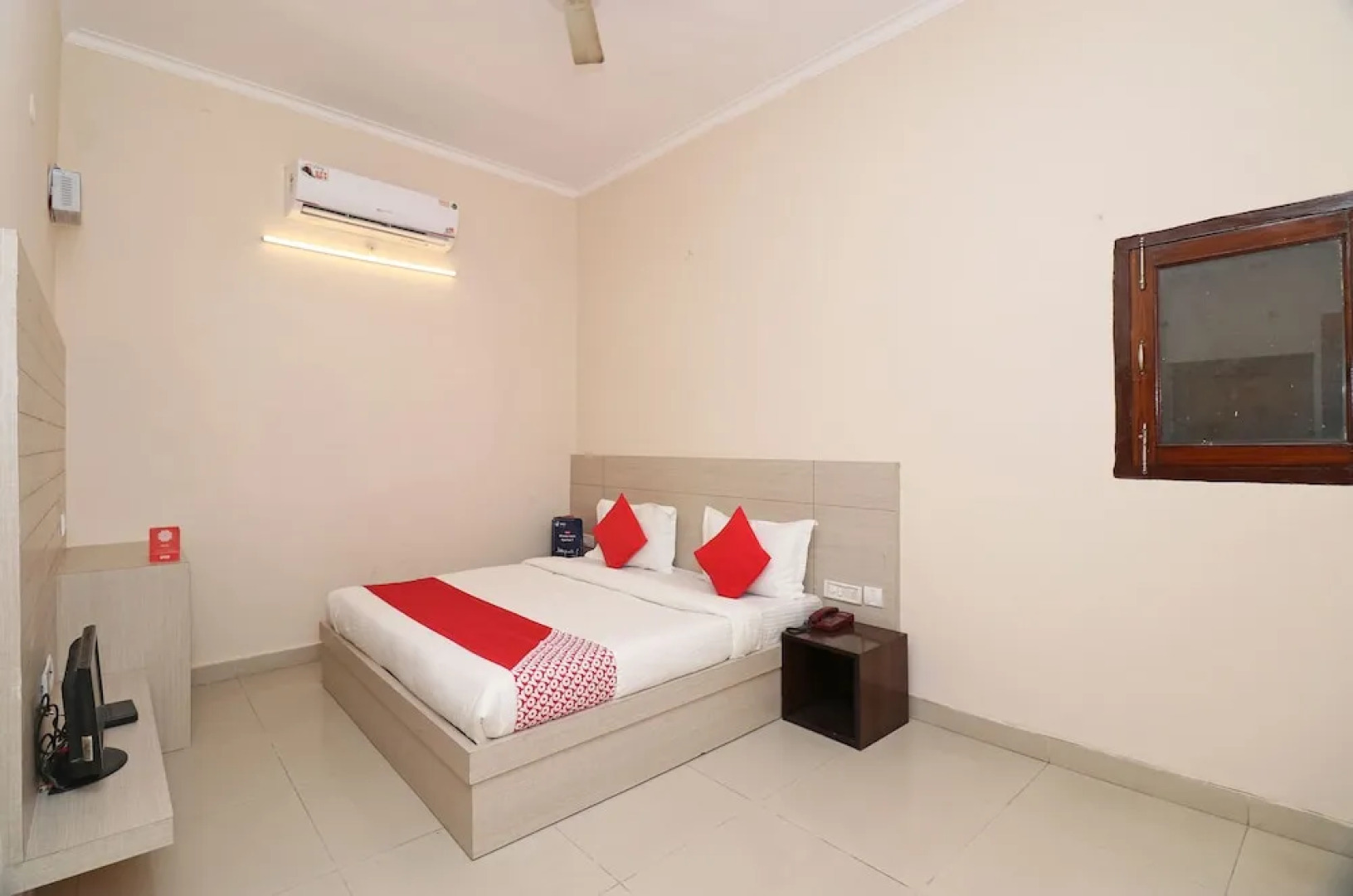 Oyo 19979 Hotel Rajshri