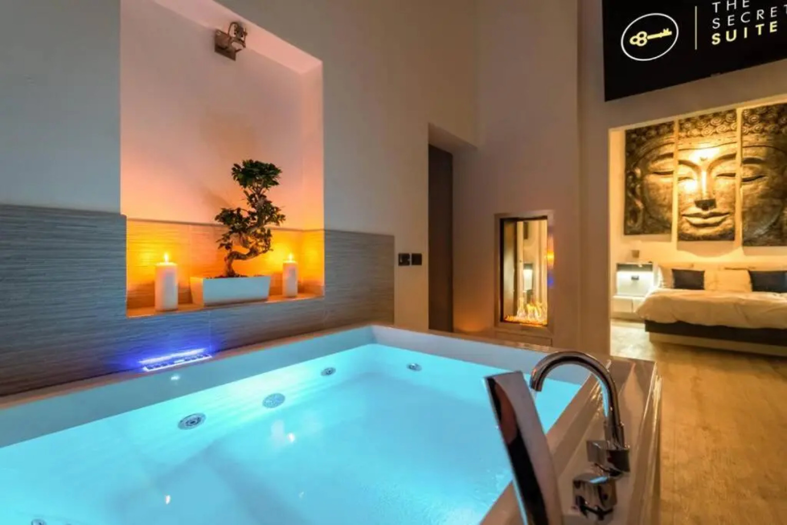 THE SECRET SUITE FIRST - Lake Endine - M01018