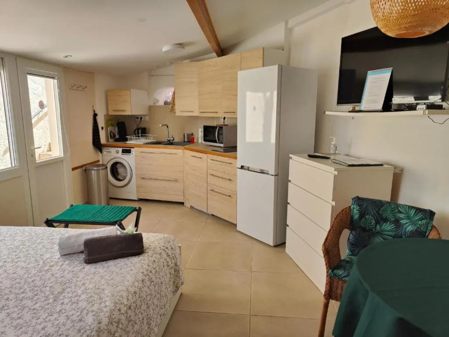 Studio hyper équipé à 150m d'une plage de sable fin grande terrasse presqu'île de charme