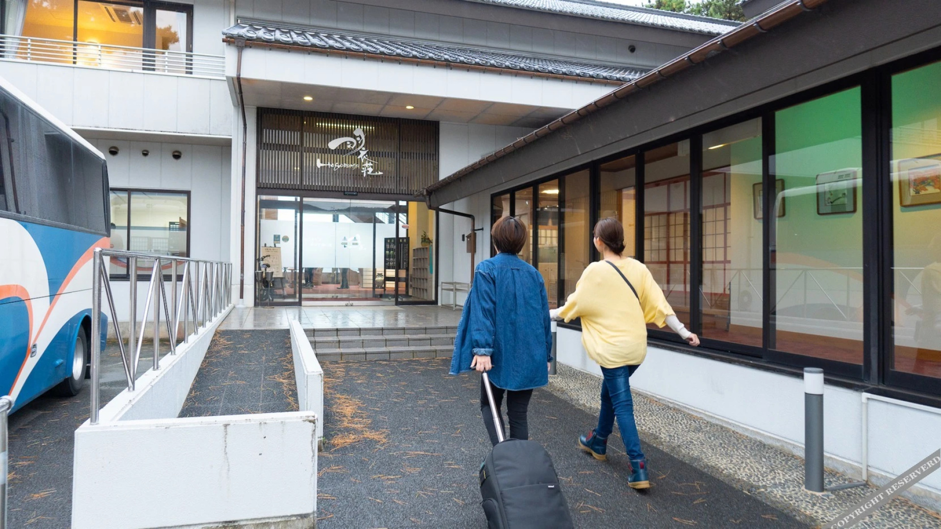 Shima no Hikari ga Ayanasu Uminoyado Hagoromosou