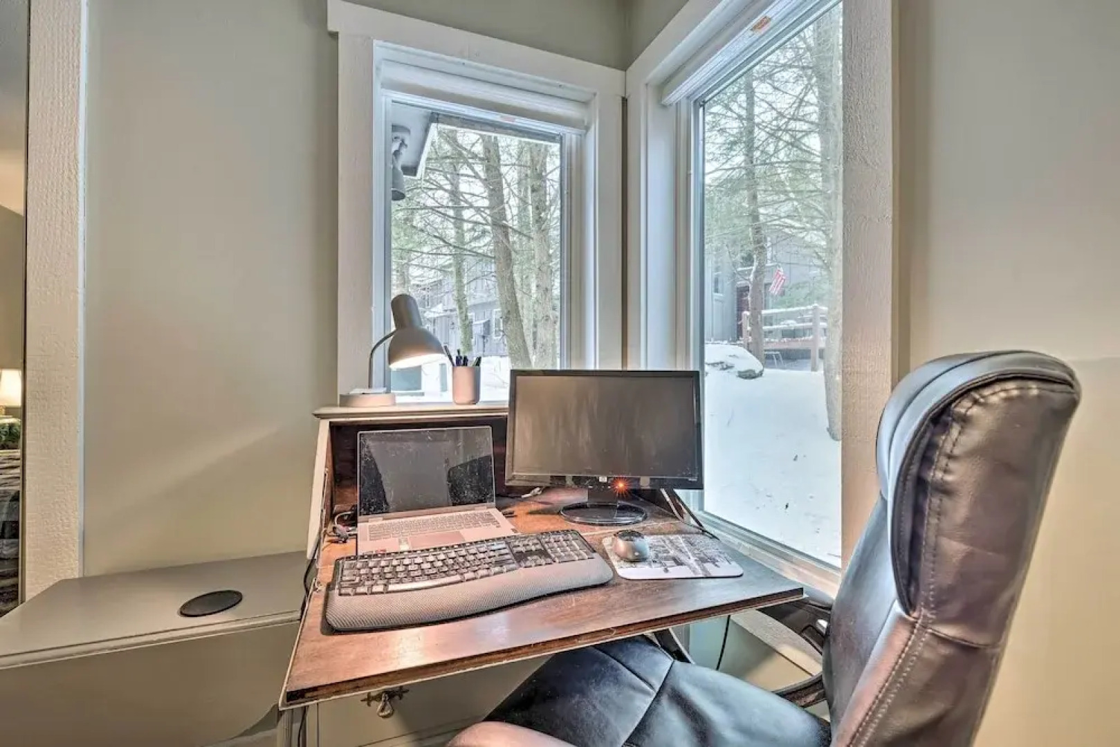 < 1 Mi to Jack Frost: Lake Harmony Townhome!