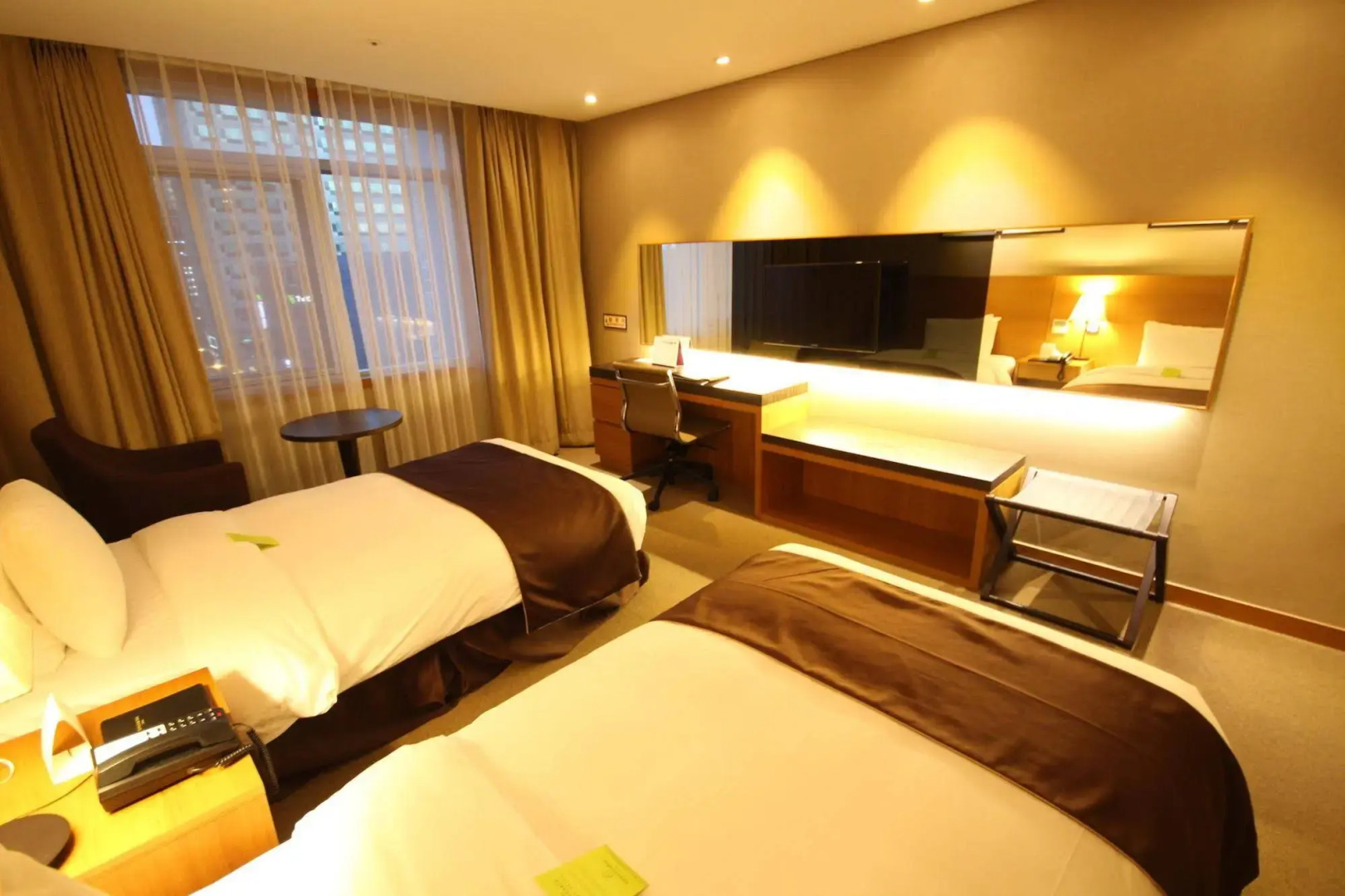 The Central Plaza Hotel