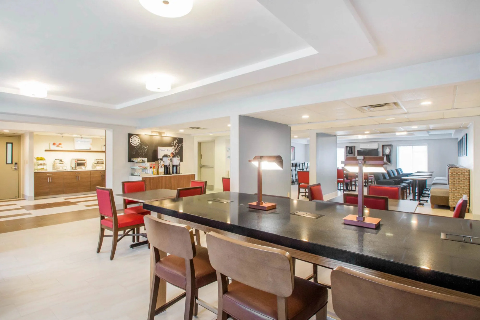 Holiday Inn Express and Suites Albany Airport- Wolf Road by IHG