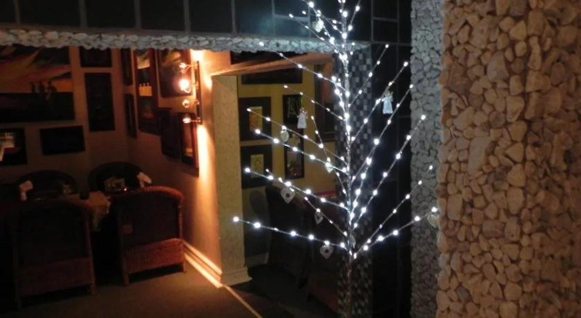 44 On Ennis Guest Lodge and Restaurant