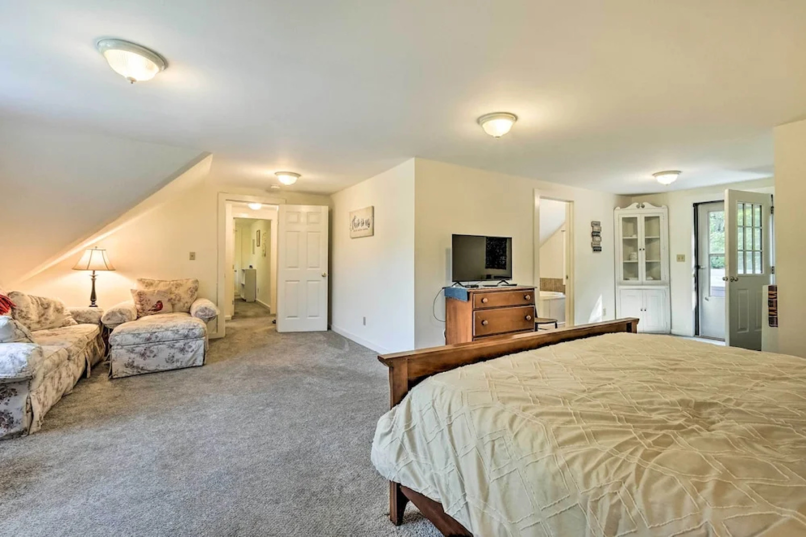 Londonderry Retreat ~ 3 Mi to Lowell Lake!