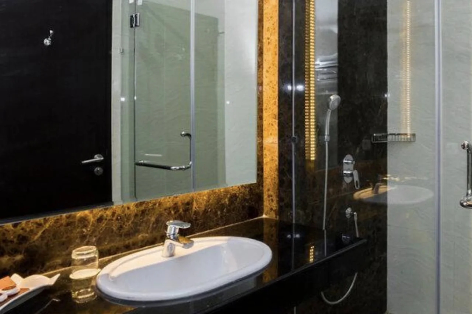 Sutan Raja Hotel & Convention Palu