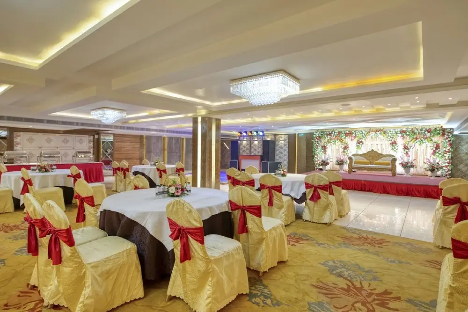 Om Clarks Inn Raebareli