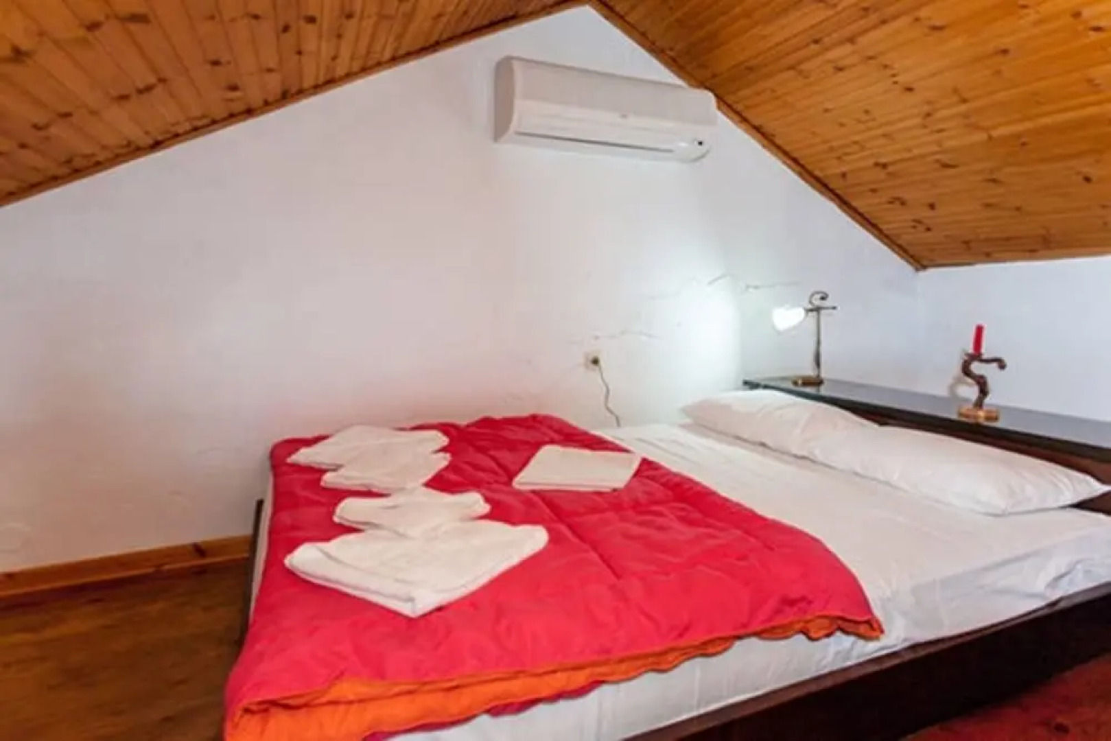 Ideal for 2 families, small village close to beaches