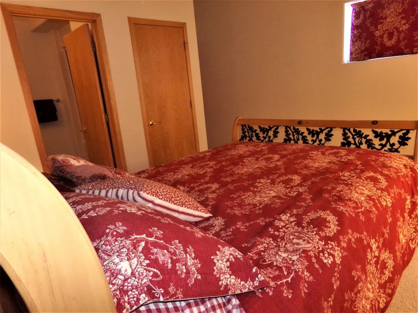 Prospector Village 4 Bed 3 Bath