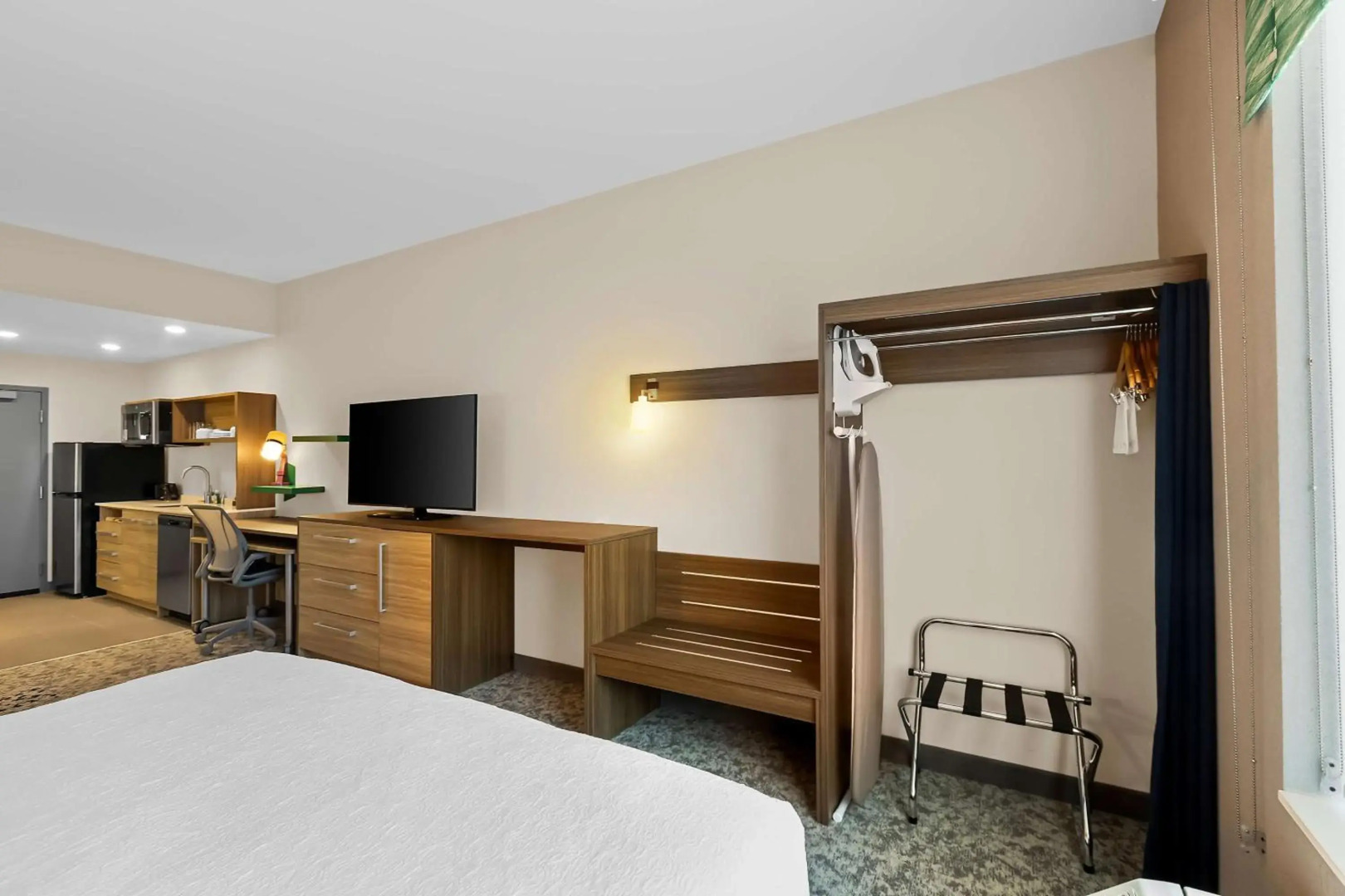 Home2 Suites By Hilton Hendersonville