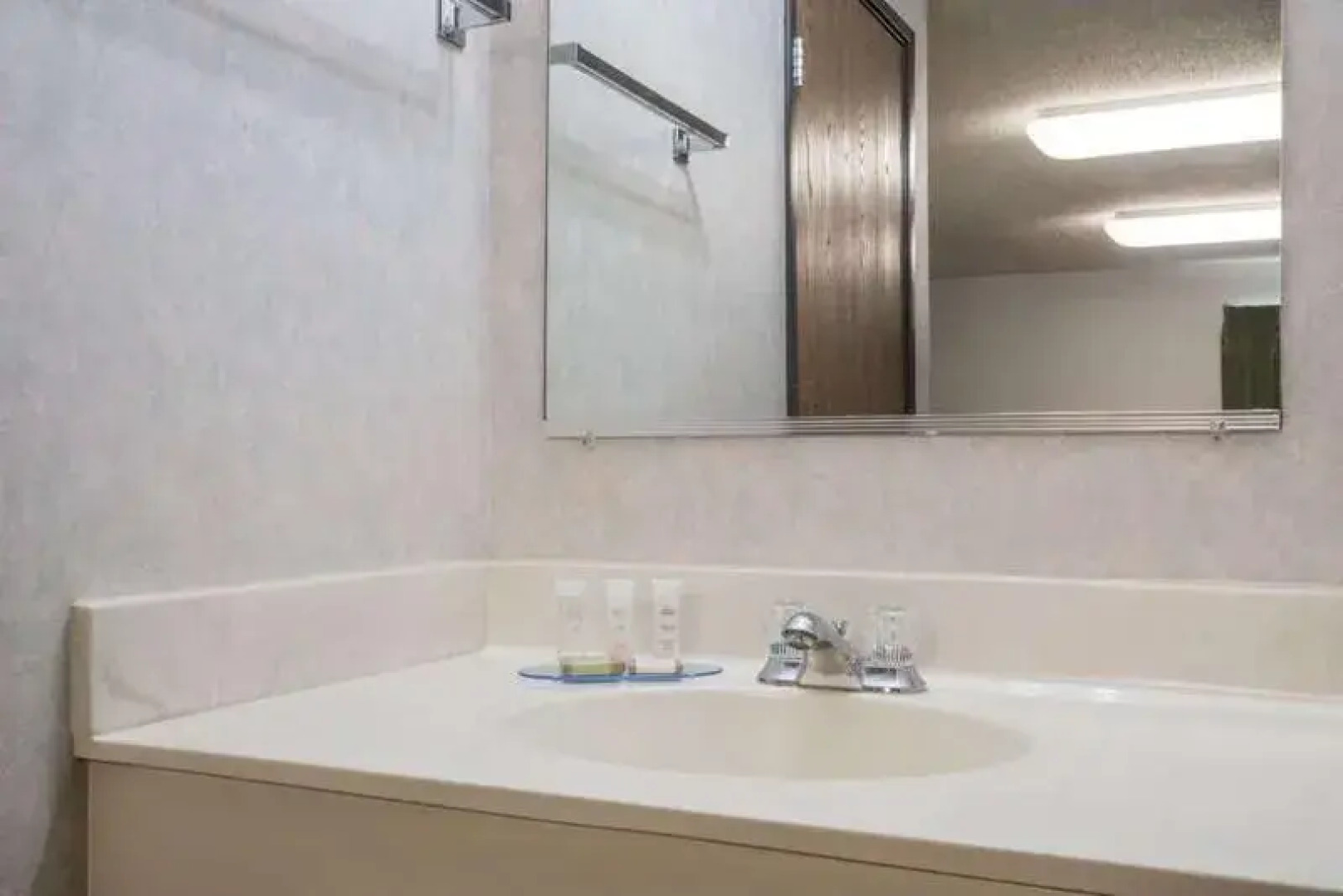 Howard Johnson West Fargo