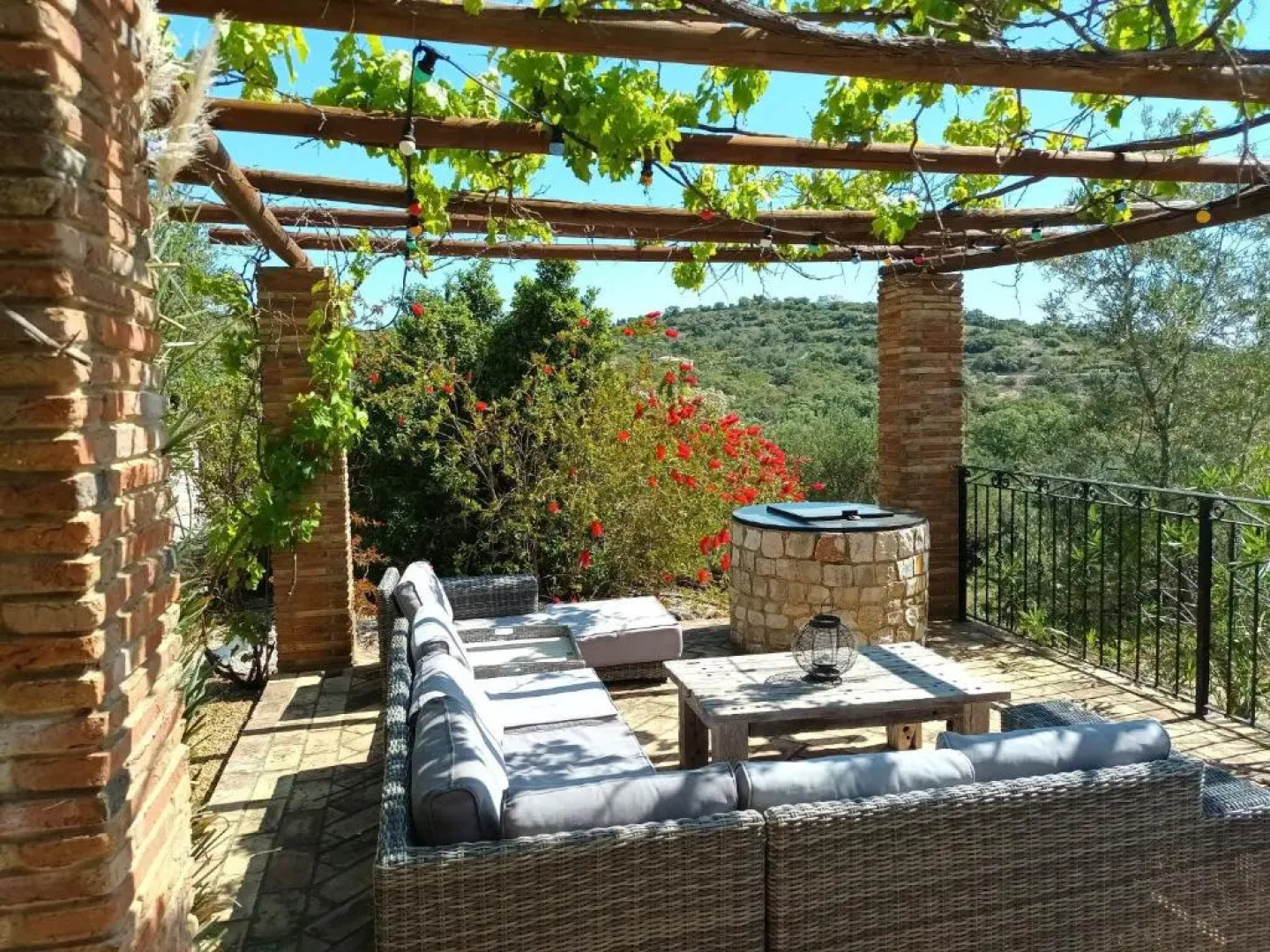 Casa de Apra by Portucasa