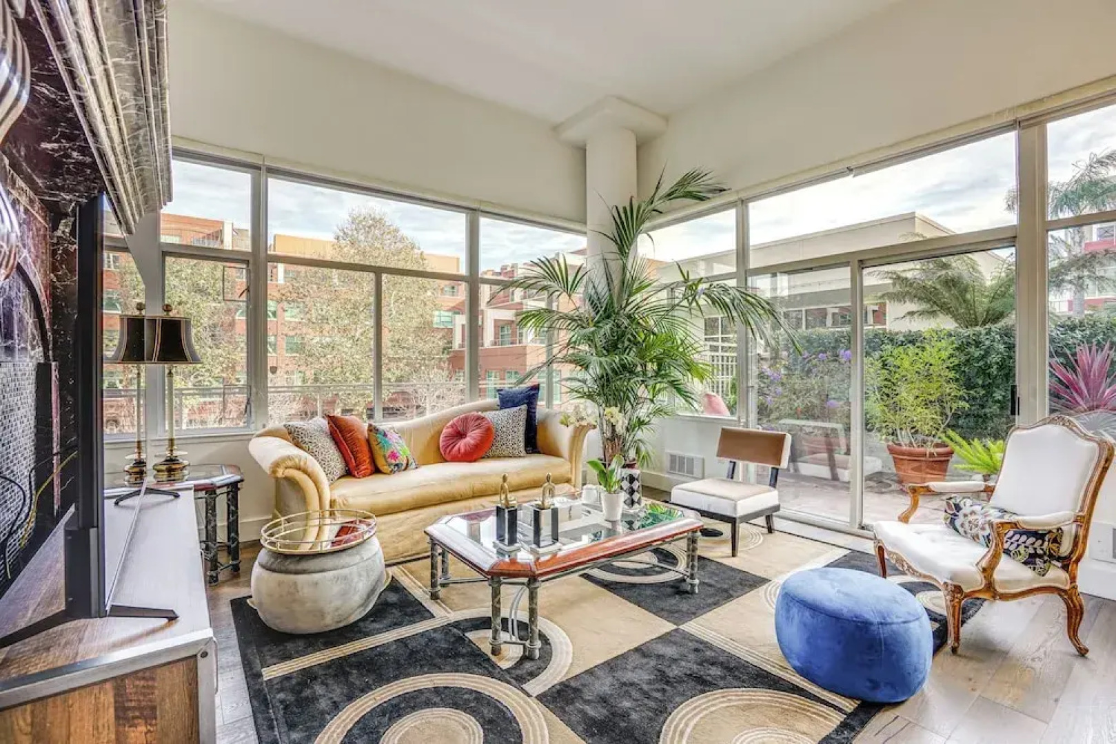 Luxe Condo w/ Private Patio & Perks in Emeryville!
