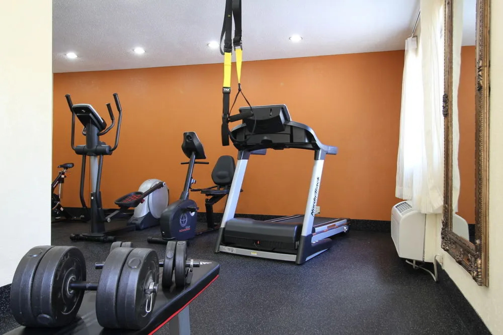 Baymont Inn & Suites Muskegon