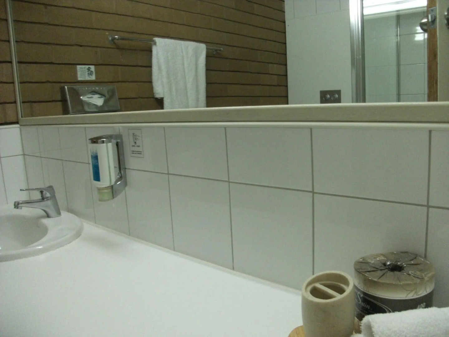 Parkwood Motel & Apartments