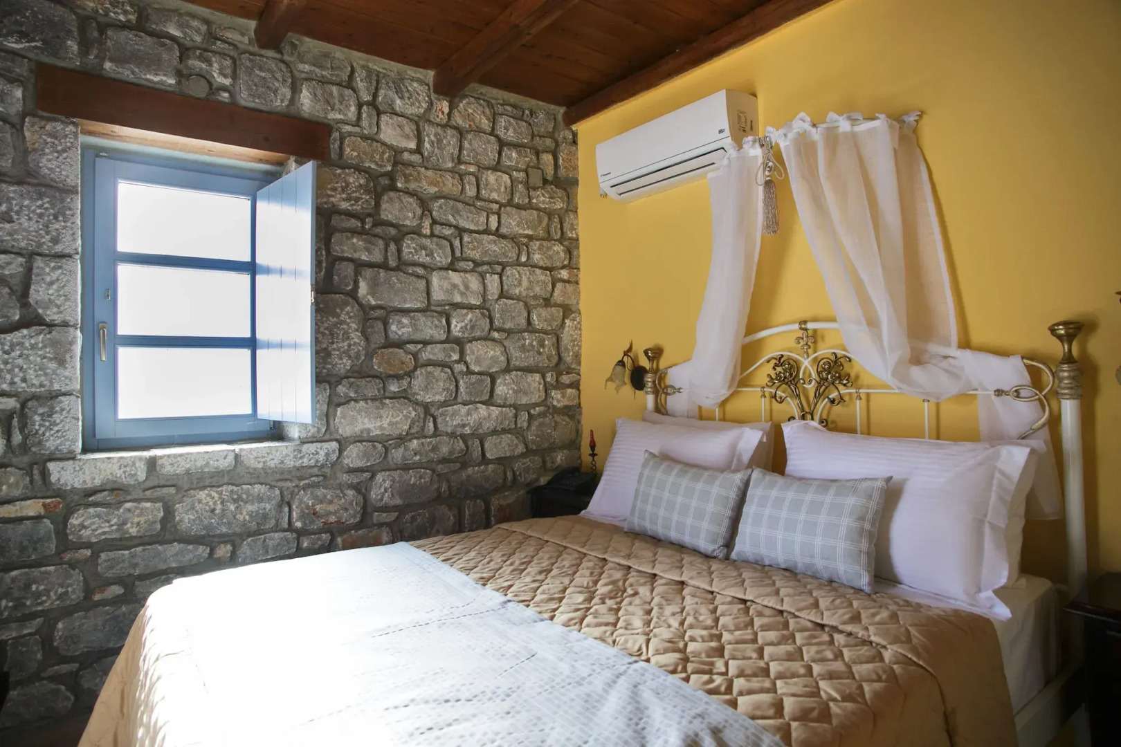 En Plo Luxury Suites