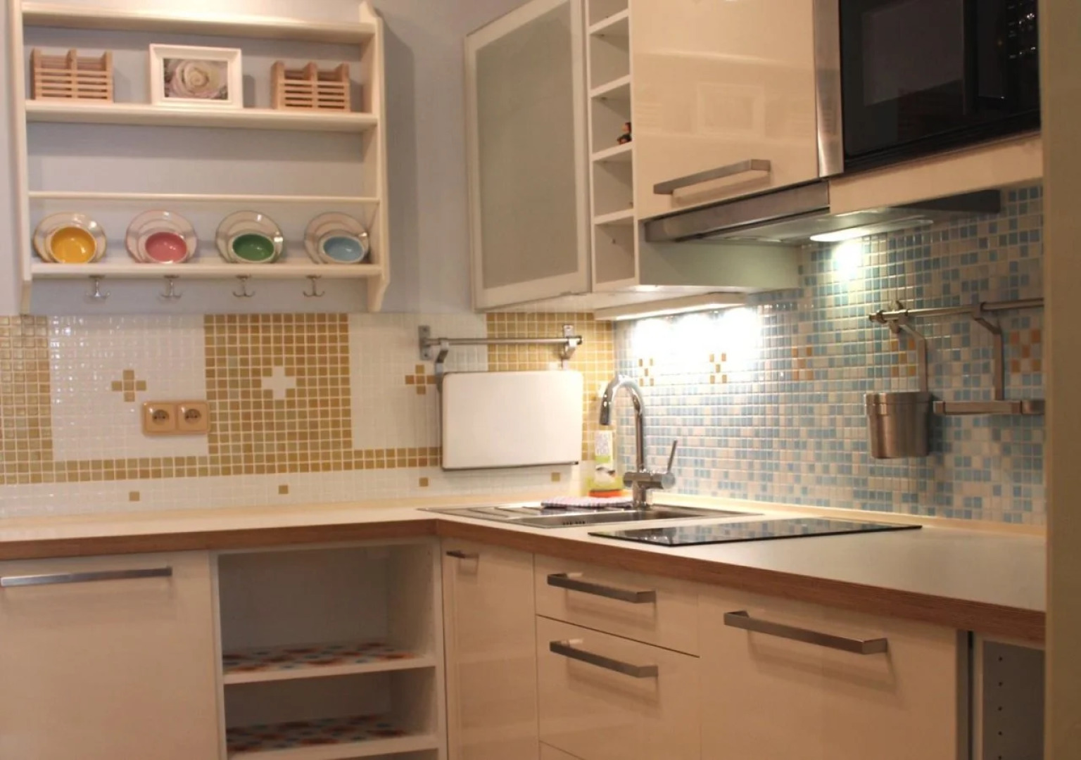 Alice Apartment House