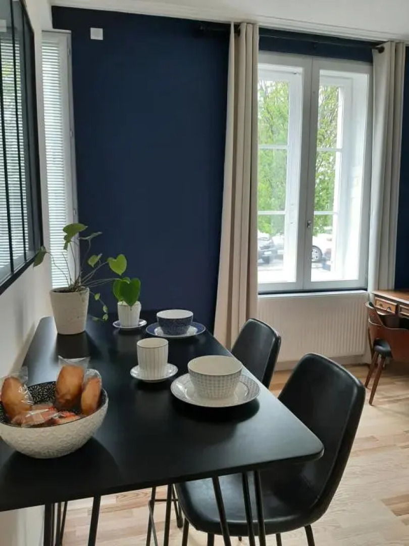 La chambre de maître du boulevard Thiers, entrée et terrasse privatives