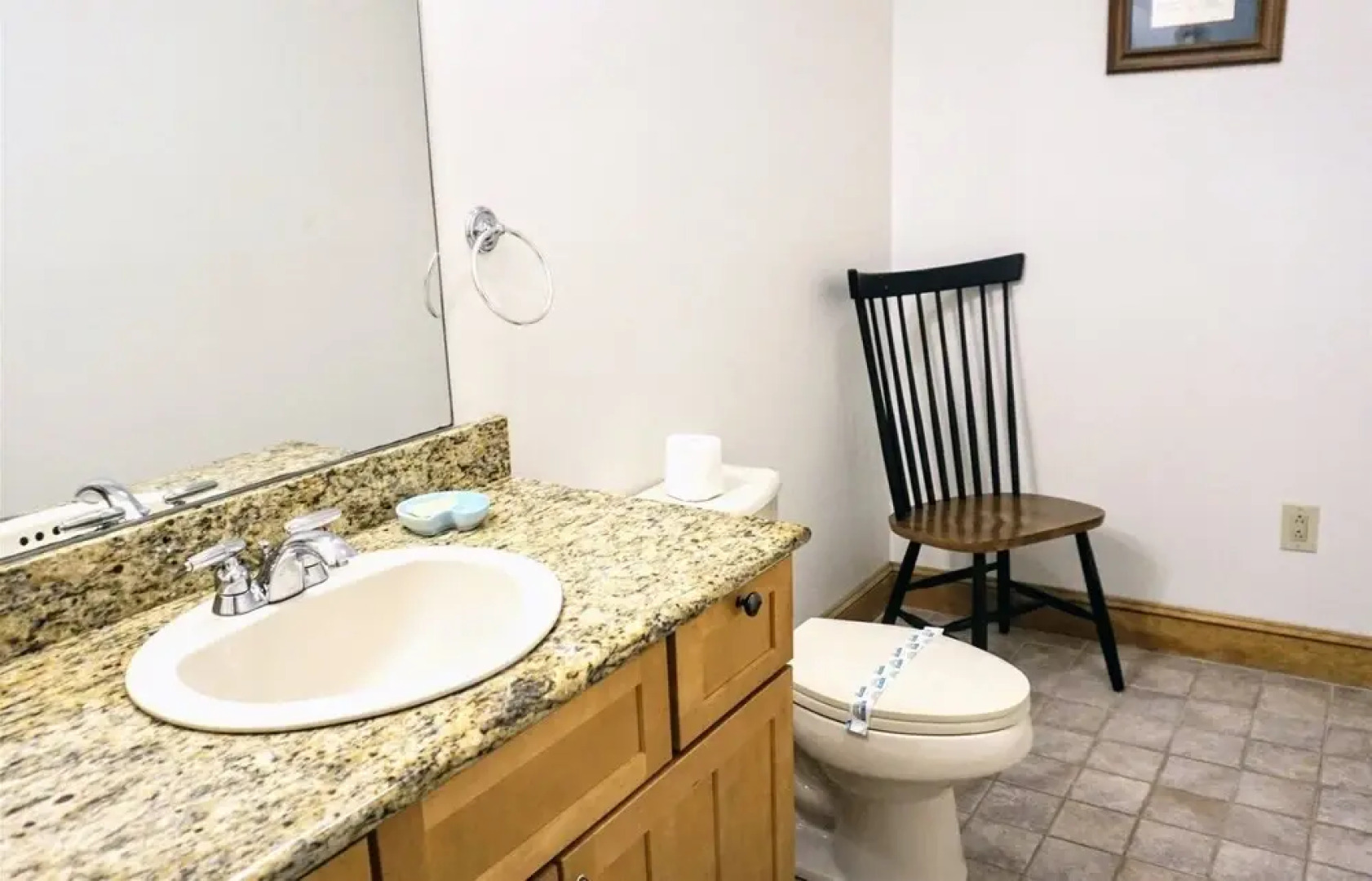 A Charming Private Home Rental, Beautifully Landscaped and Located in Forest Ridge, Lincoln, NH - Fr42l