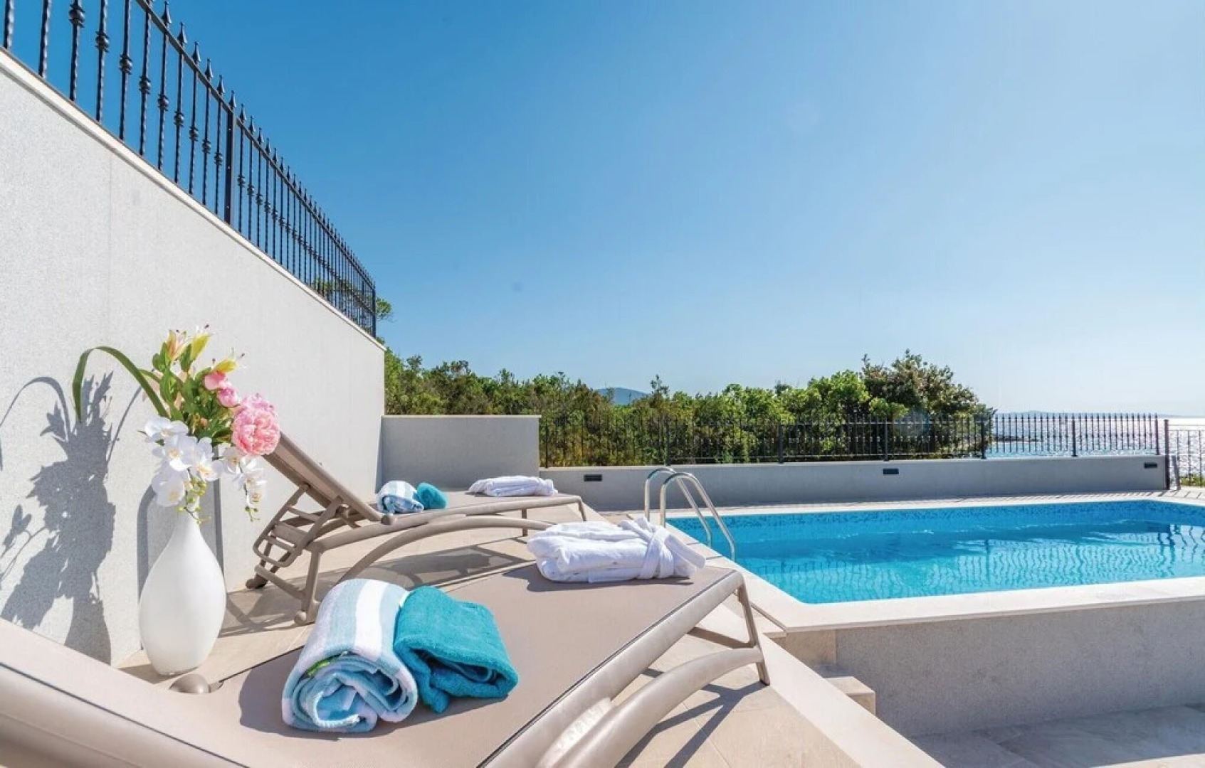 Awesome Home in Loviste With 2 Bedrooms, Wifi and Heated Swimming Pool