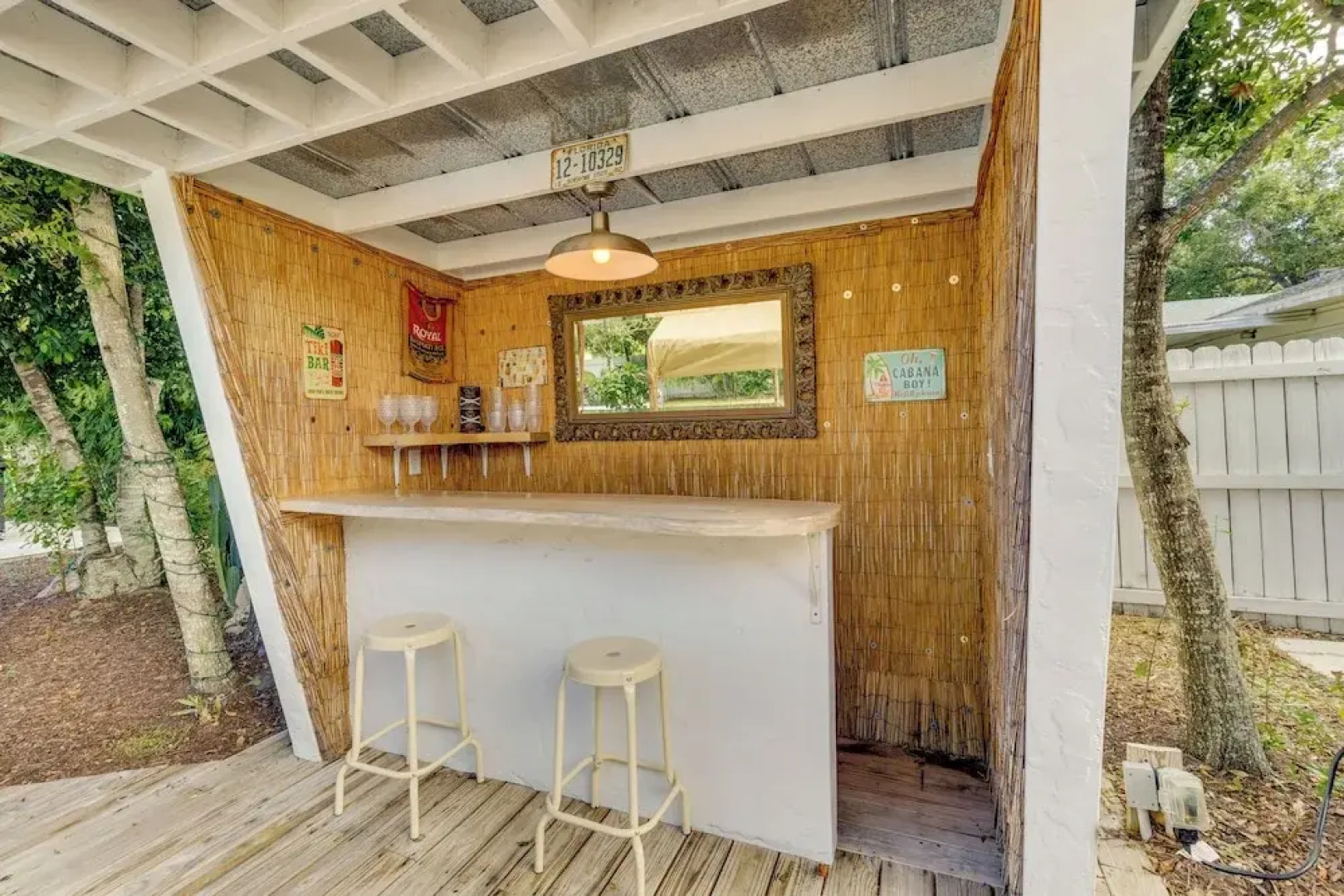 Mount Dora Home: Private Pool, Spa & Tropical Bar!