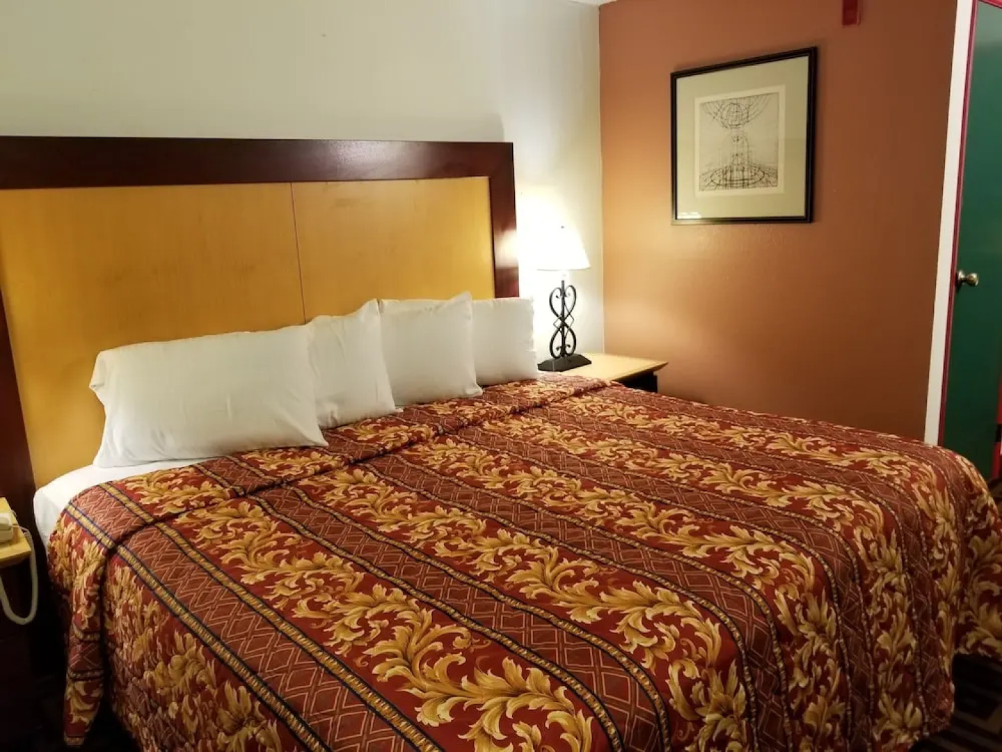 SeaTac Crest Motor Inn