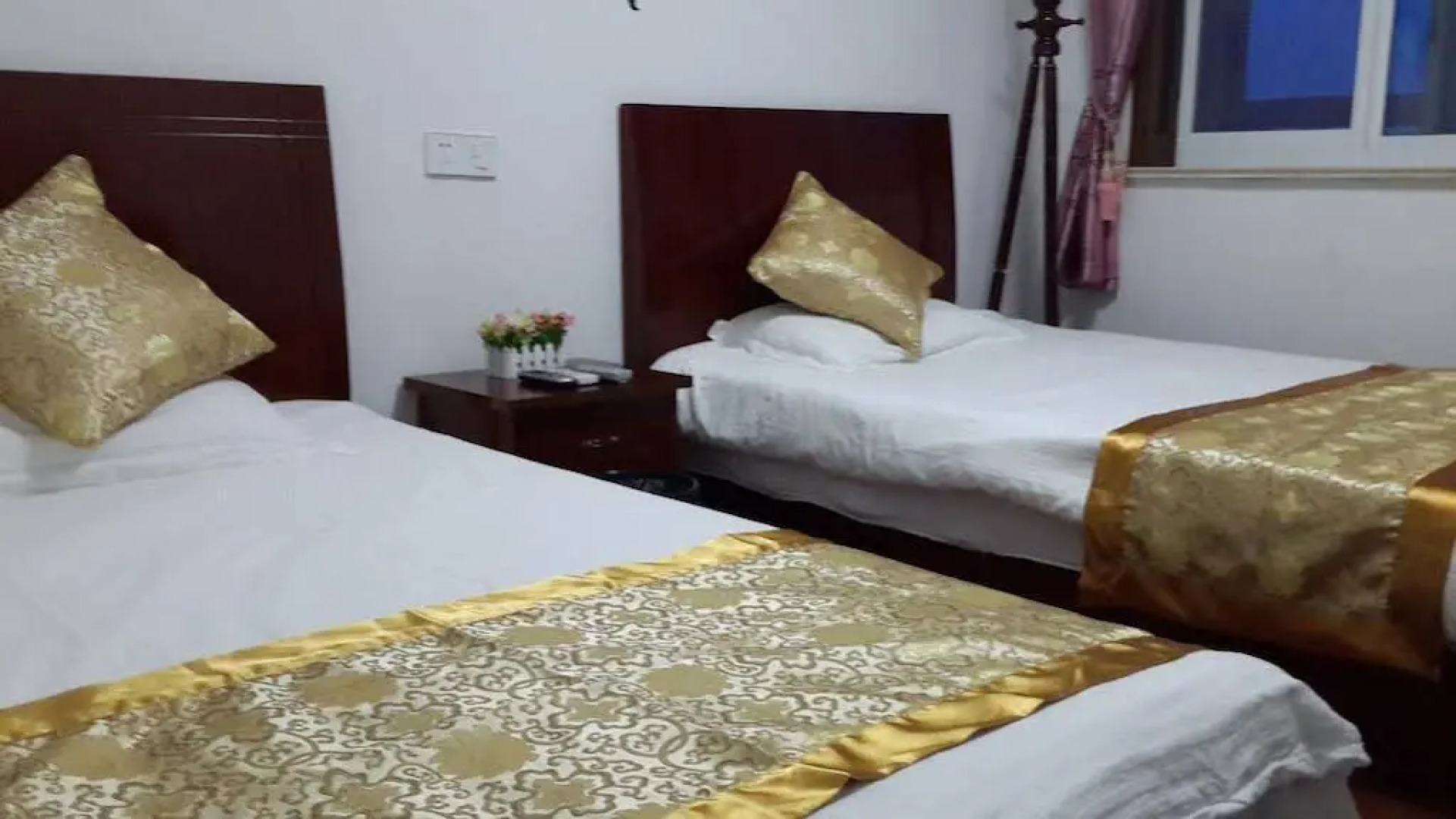 Xitang Xuyue Theme Inn