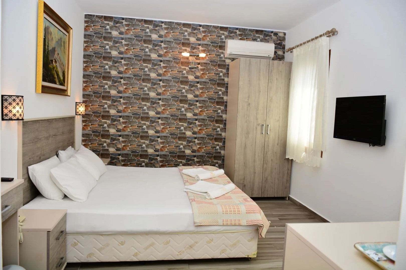 Queen Boutique Hotel