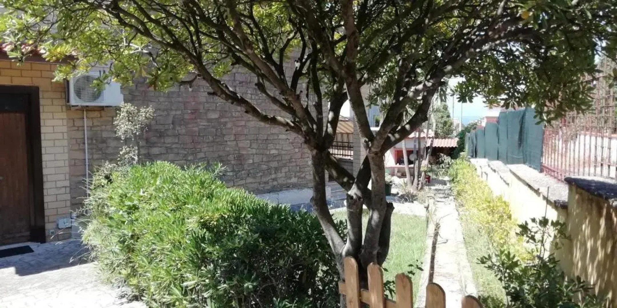 Monolocali e stanze in Villa a 350 mt spiaggia libera Lido delle Sirene