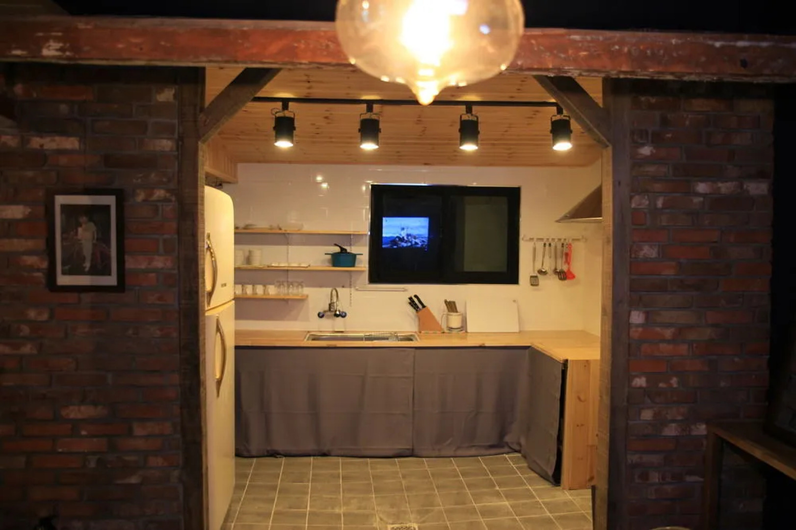 Poipu Surfing School Guesthouse - Hostel