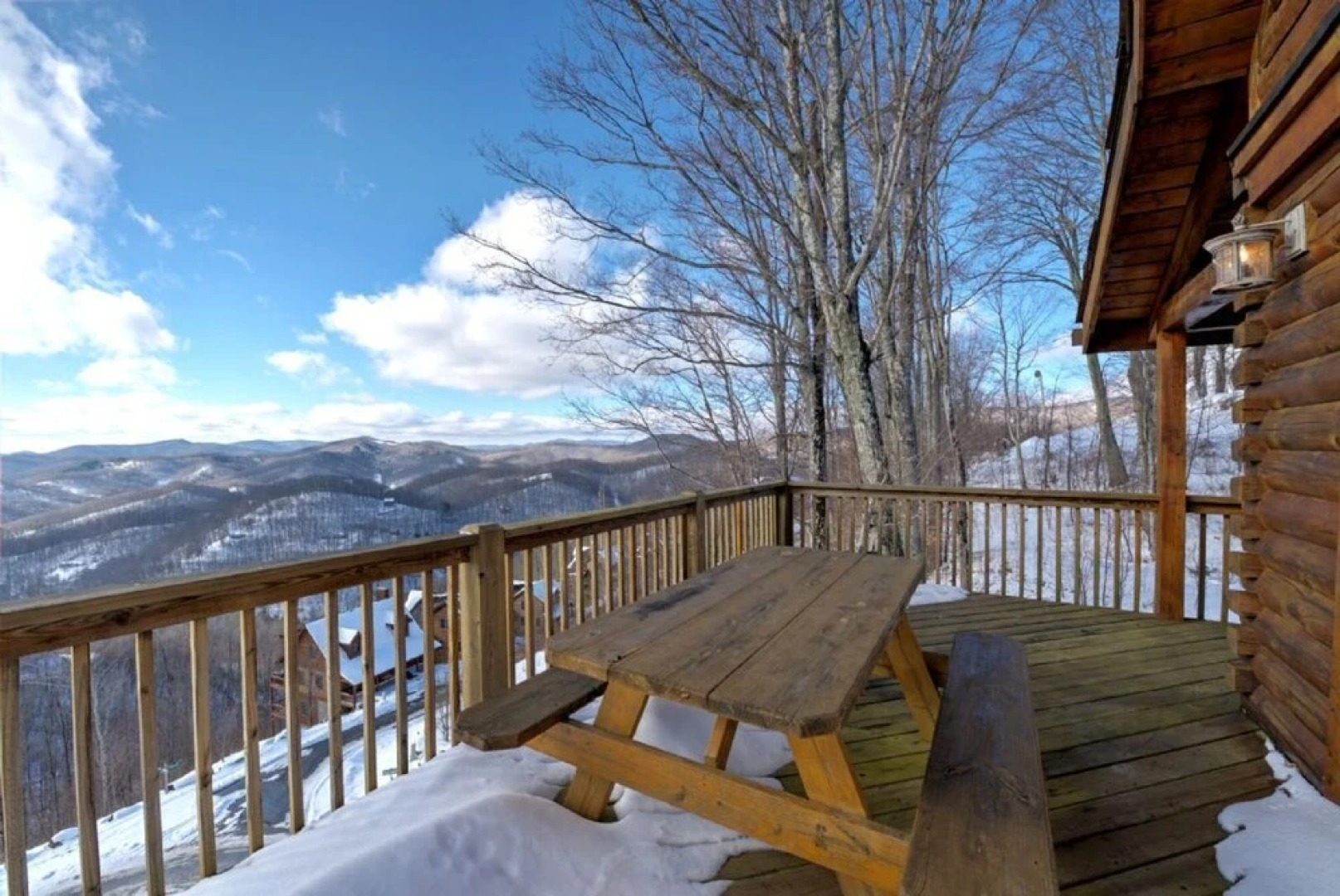 Black Bear Lodge at Scenic Wolf Resort - 3 Br Cabin