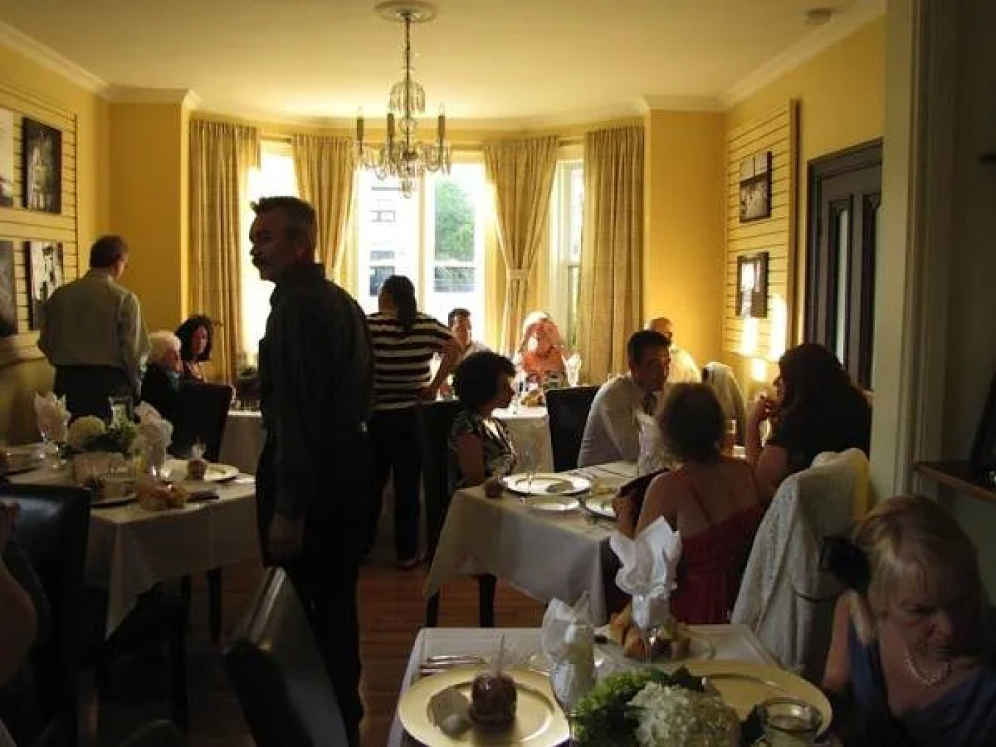 Van Galis Cafe and Inn