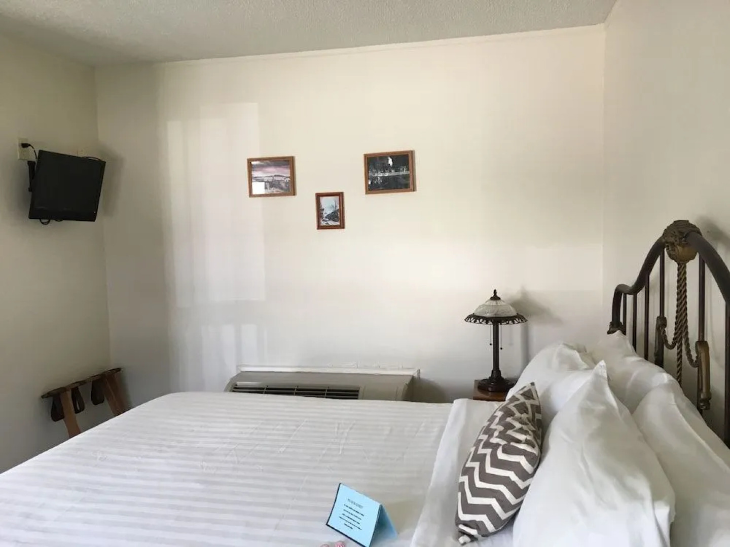 Sugarcreek Village Inn