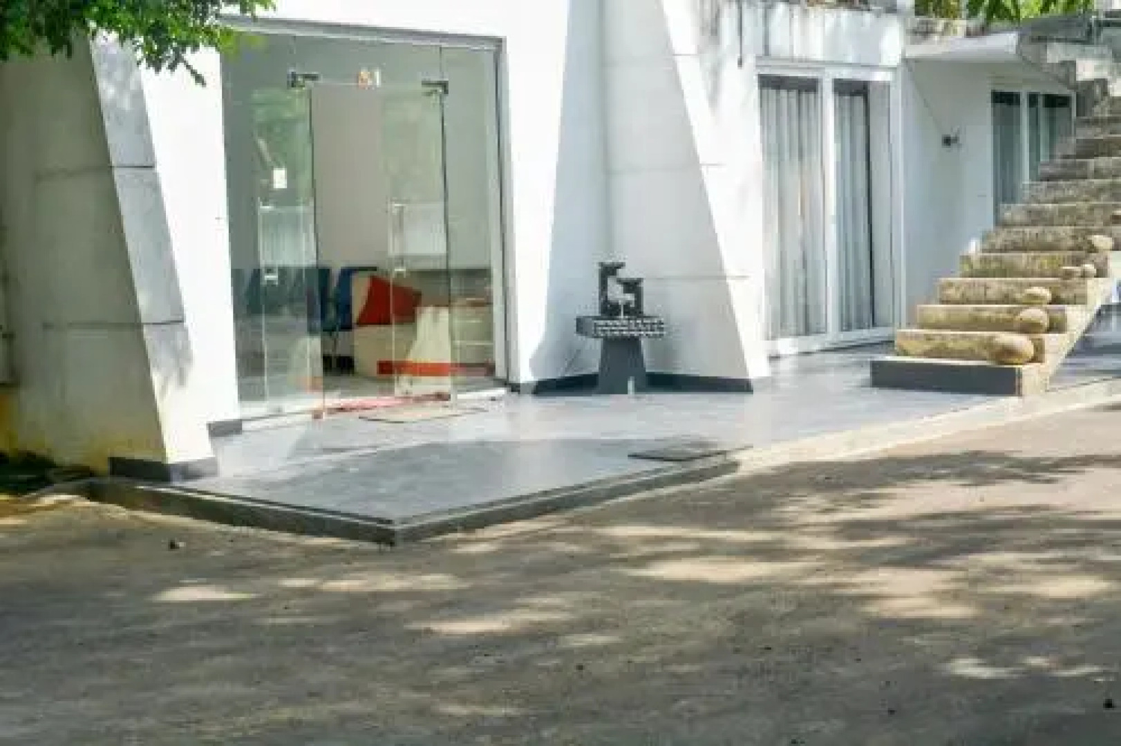 Green Fall Kandyan Rest