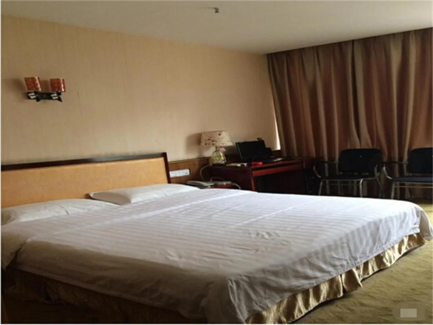 Luzhou Xincheng Business Inn