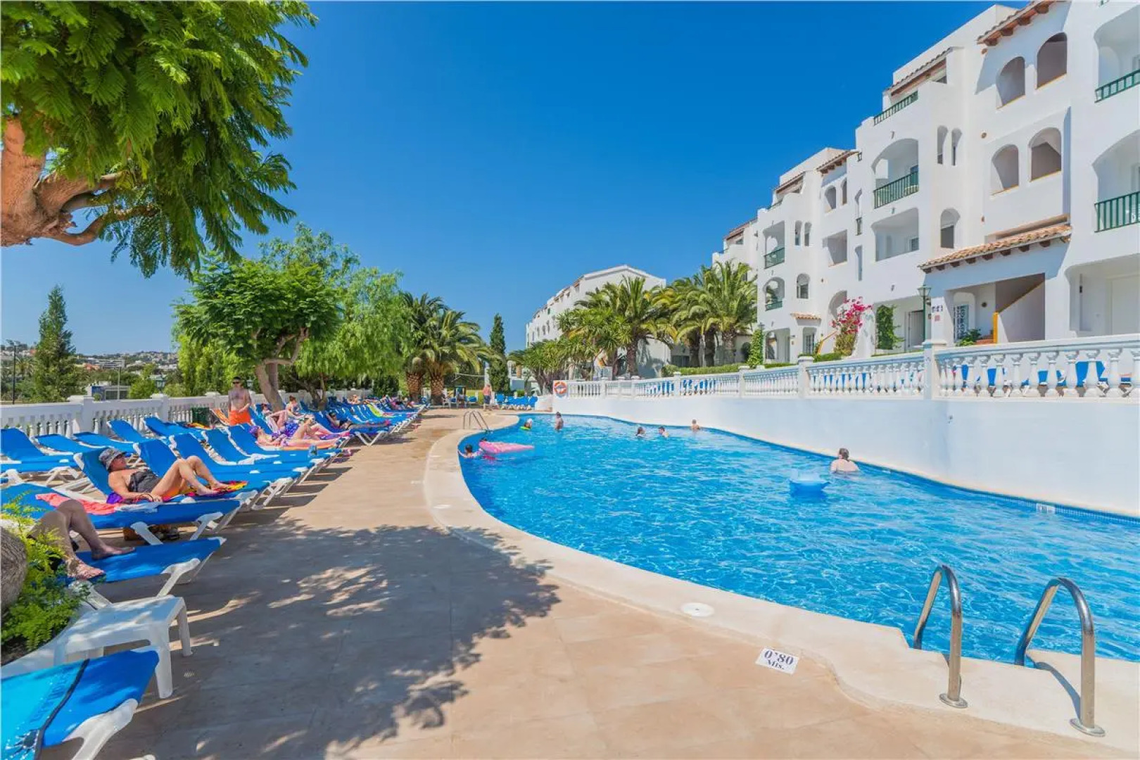 Апарт-отель Holiday Center Santa Ponsa